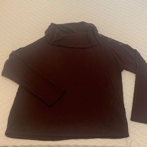24/7 Maurice’s burgundy cowl with button accent on shoulder and collar. Size M.